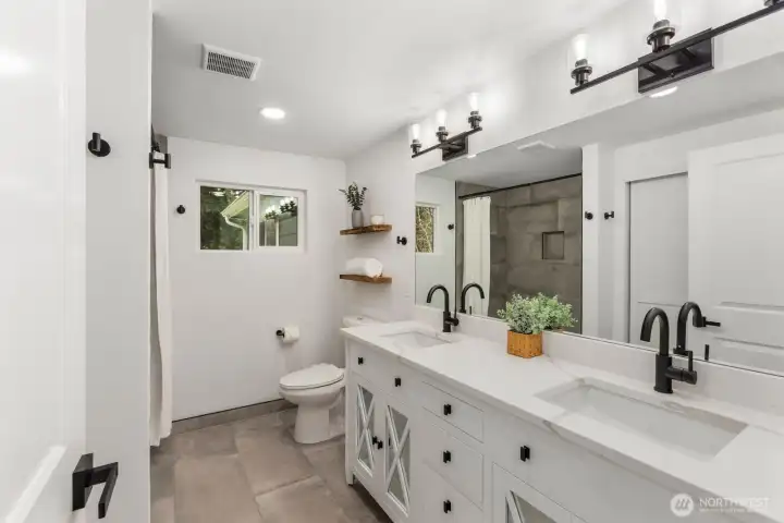 Main Home Guest bath