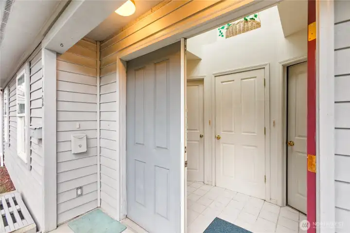 Front Foyer for Both Upper Units