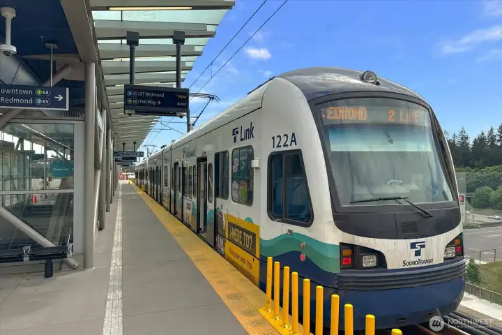 Various commuter options nearby.