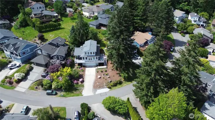 Welcome to 43 North Point Dr. - A Recently Custom Built Home. Welcome to 43 North Point Dr. - A Recently Custom Built Home.