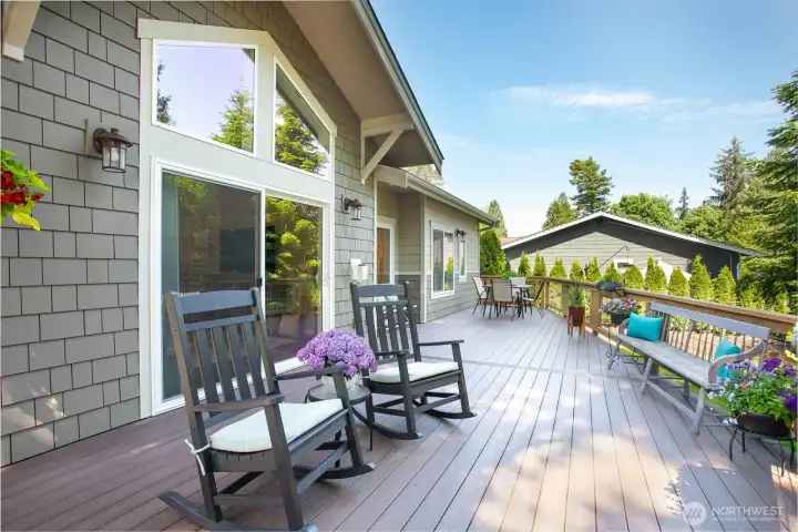 Expansive Entertainment Deck