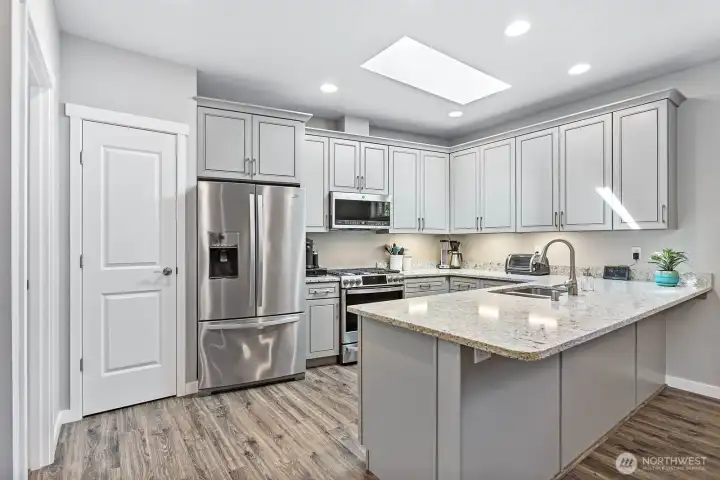 Kitchen with Granite Countertops & Center Island