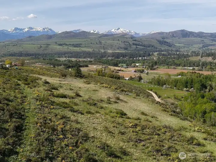 Expansive swath of usable land to accommodate many styles of homes and layouts Expansive swath of usable land to accommodate many styles of homes and layouts