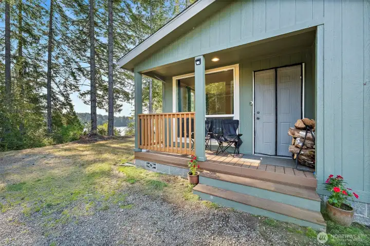Mission Lake views, privacy and space.