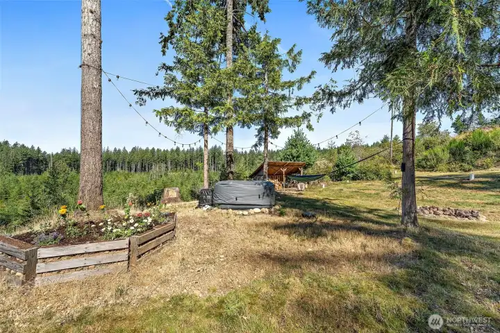 Enjoy the hot tub under some peaceful starry nights.