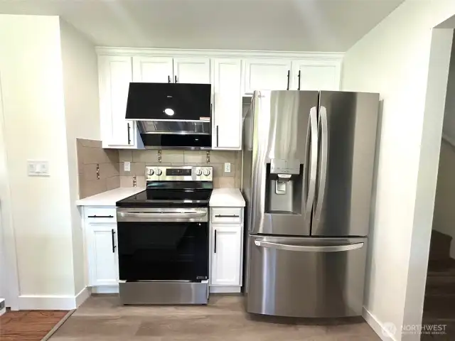 dining room, all new kitchen appliances