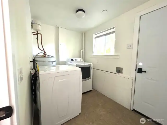laundry room and hotwater tank