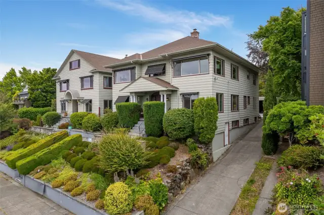 The Stewart Crest on North Capitol Hill is a wonderful 9-unit boutique cooperative, on a large lot that sit nicely above the street.