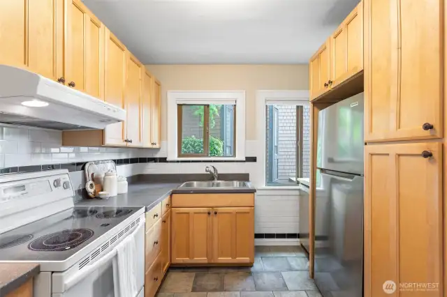 So much cabinet space and a dishwasher!