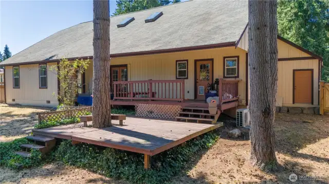 Expansive Deck