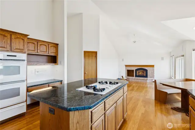 Easy pass-through kitchen with large walk-in pantry.