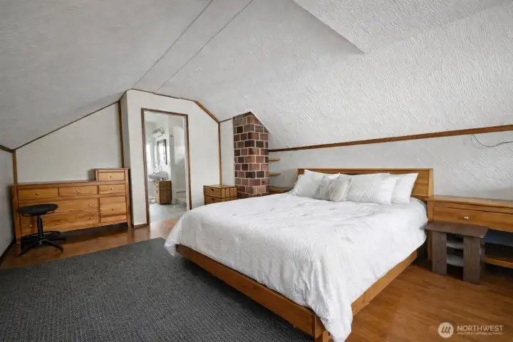 Spacious primary bedroom retreat