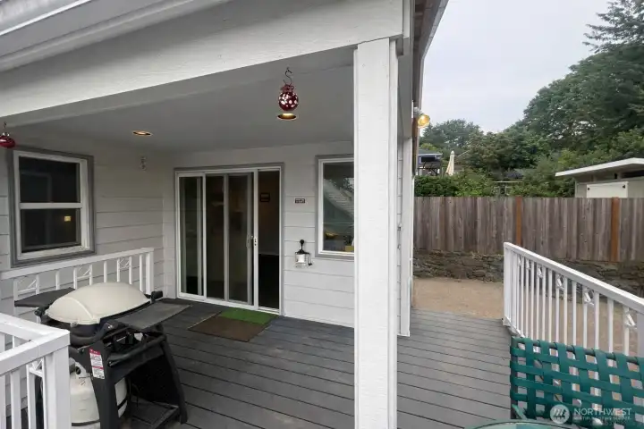Covered Deck off kitchen, year round entertaining