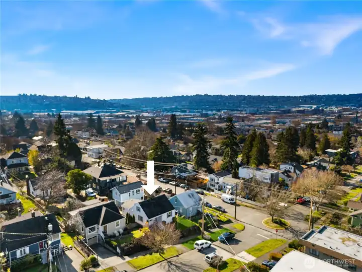 Territorial and mountain views