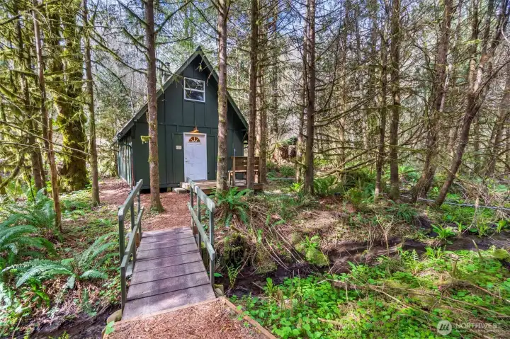 Guest cabin/studio/workshop