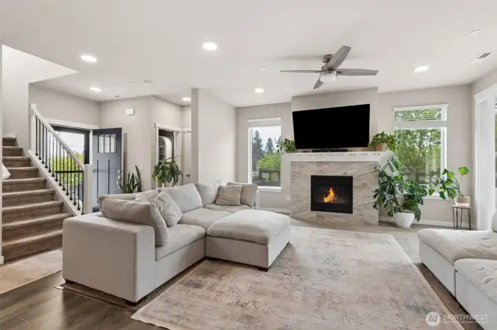 Light and bright, corner unit.