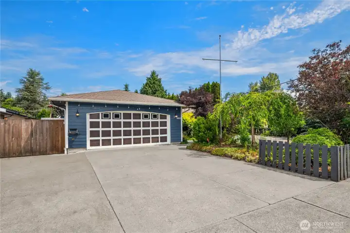 Garage/Parking
