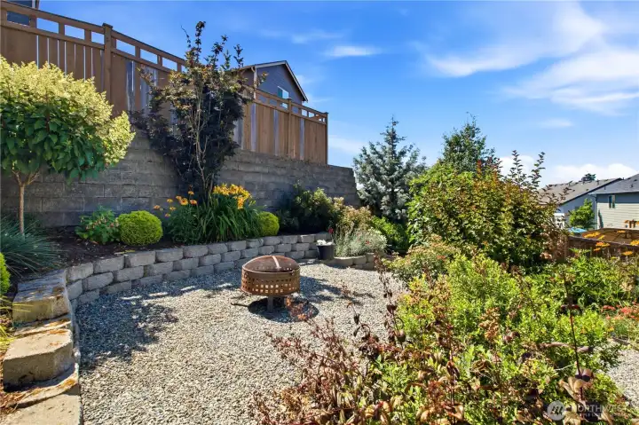 Perfect spot for roasting marshmallows in another landscape-designed niche! Perfect spot for roasting marshmallows in another landscape-designed niche!
