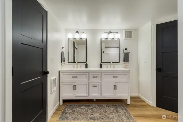 Bathroom in the 2nd Suite 2 bed/2 bath