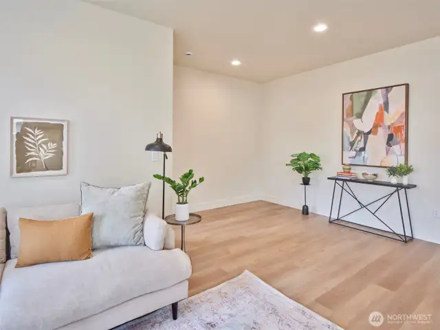 Living Room/Hallway