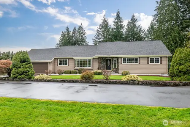 Beautiful home on acreage!