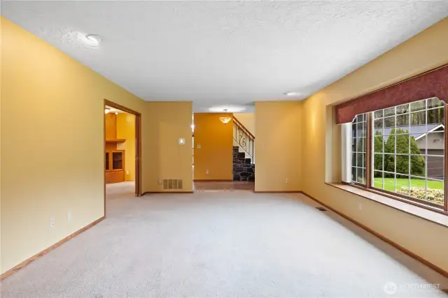 Spacious living room...