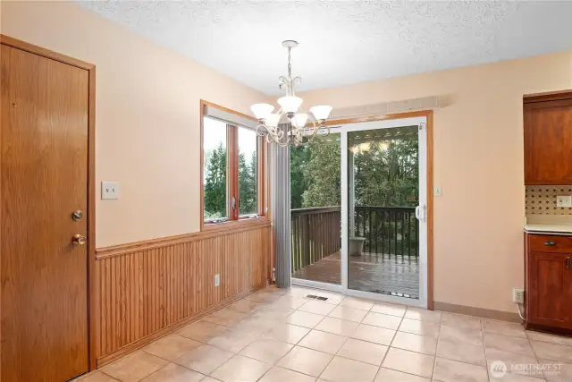 Break fast nook with slider to the large deck