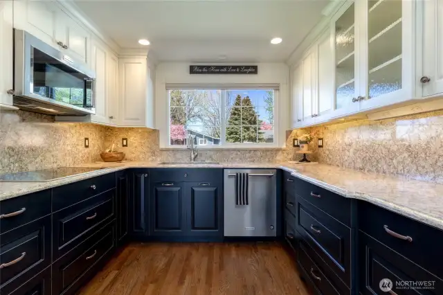 Custom Kitchen with granite countertops & SS appliances