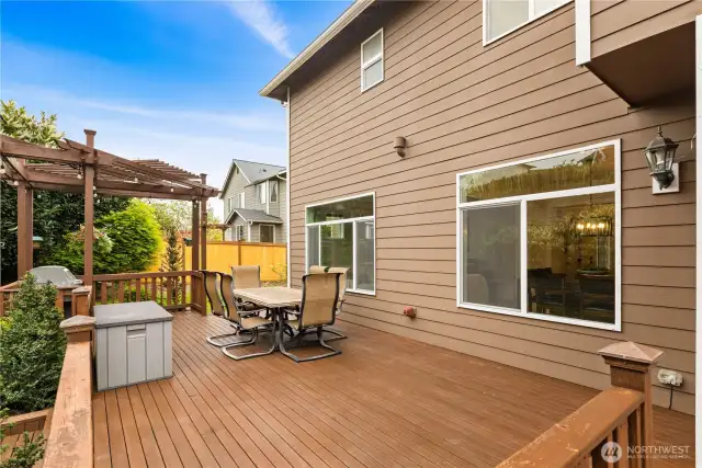 Beautiful deck with room to relax and BBQ