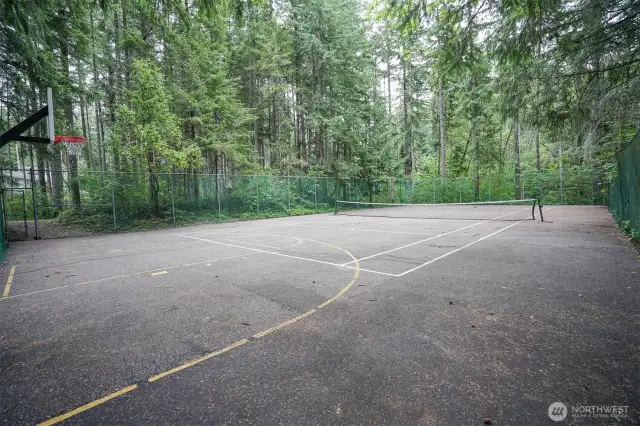 Community courts to play on!