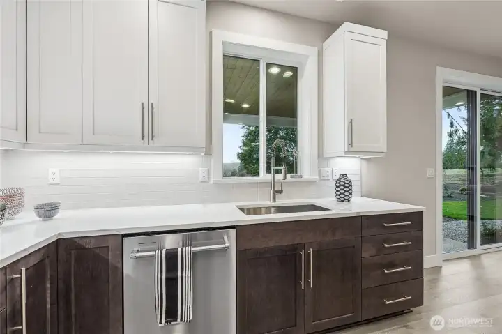 Soft close drawers. Photos are for representational purposes only.  Colors and options may vary.