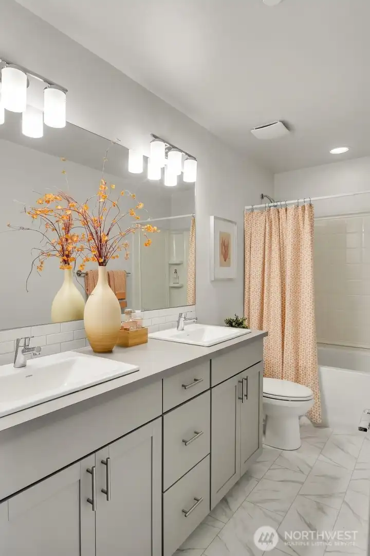 Upstairs Full Bath