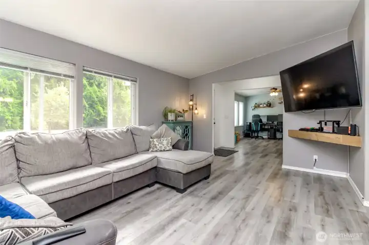 Family room with lots of light and vaulted ceilings