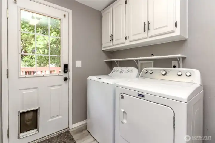 Laundry room with lots of storage