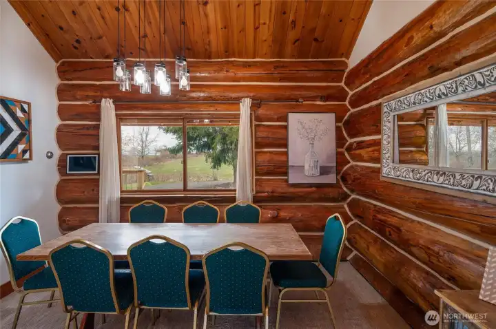 Designated dining area off the main living room