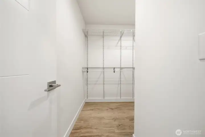 Primary suite walk-in closet