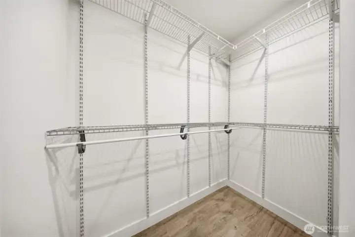 Primary suite walk-in closet