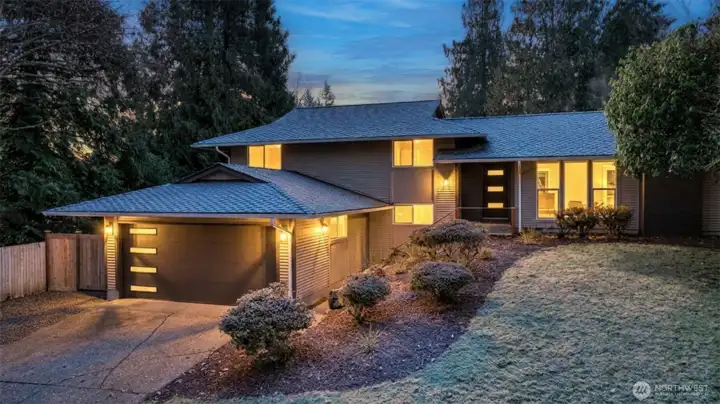 Golf course living doesn't get better than this – twilight serenity at its finest.