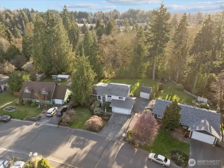 The roof includes a transferable warranty for added peace of mind.