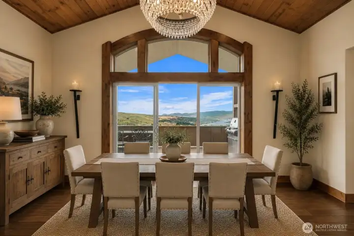 Virtually staged Dinning Room Virtually staged Dinning Room