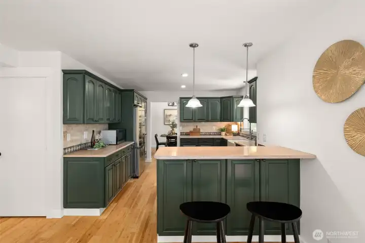 Kitchen with breakfast bar seating