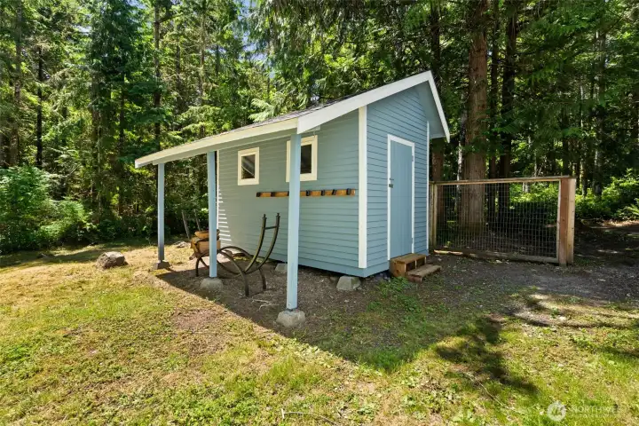 Shed with new paint and new roof
