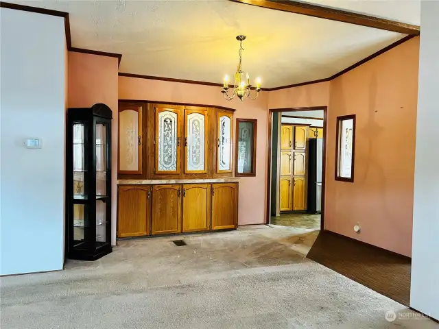 Built-ins in dining room