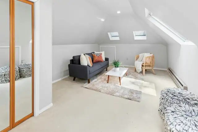 A private junior suite above the garage