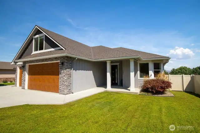 Welcome To 1703 Brambling Brae