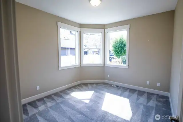 Sitting room off Primary