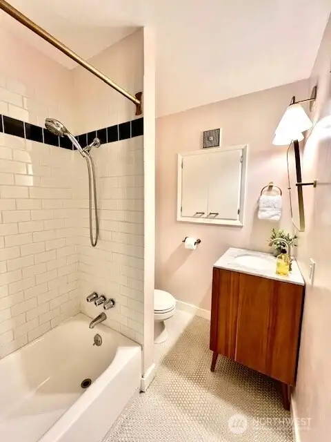 Full Bath with Subway tiled bath/Shower