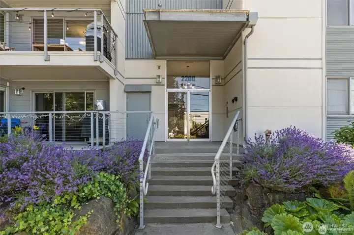 Entrance to lobby - no stairs when entering from garage to elevator