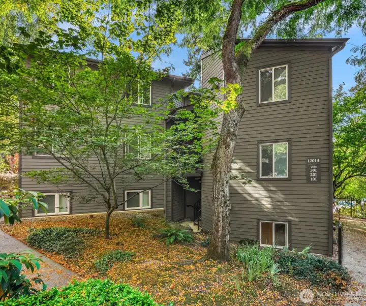 End Unit offers pure privacy.