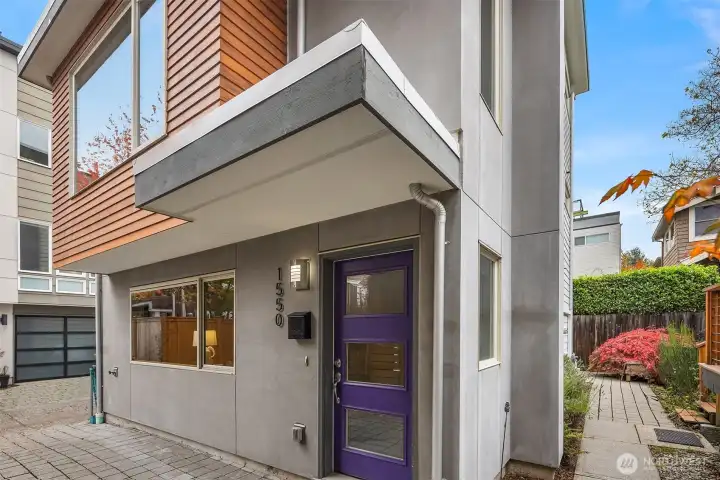 Stand alone townhouse